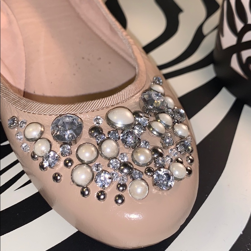 Gianni Bini patent leather flats with accents! - Picture 3 of 5